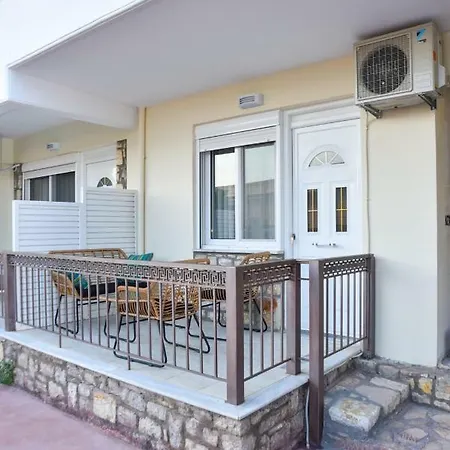 La Perla Apartment 2 Kalamata Exterior photo